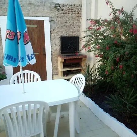 Alexandre, Studio Avec Terrasse Commune, Proche De La Mer Ver-sur-Mer