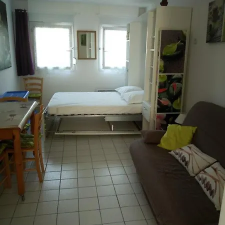 Alexandre, Studio Avec Terrasse Commune, Proche De La Mer *